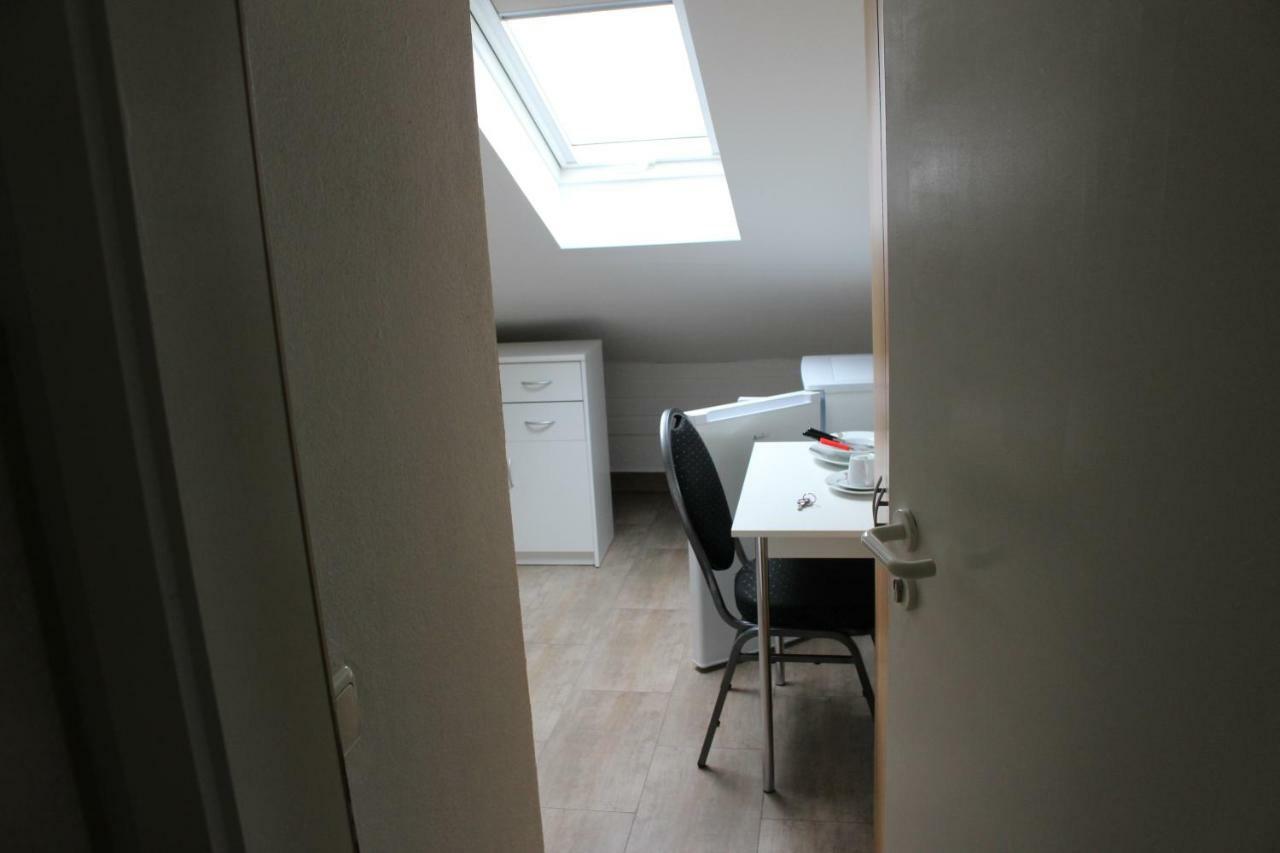 Zv-Scholtz Gaestehaus Neuoetting Simbacher Strasse 7 Luaran gambar