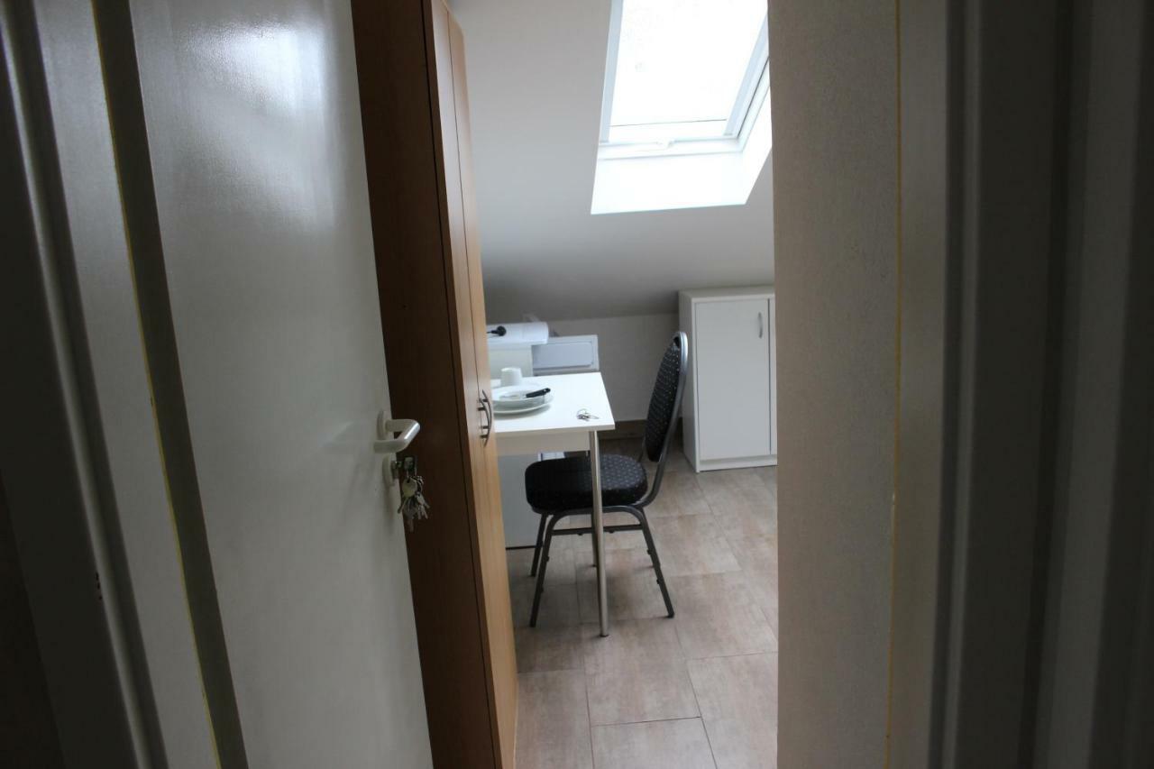 Zv-Scholtz Gaestehaus Neuoetting Simbacher Strasse 7 Luaran gambar